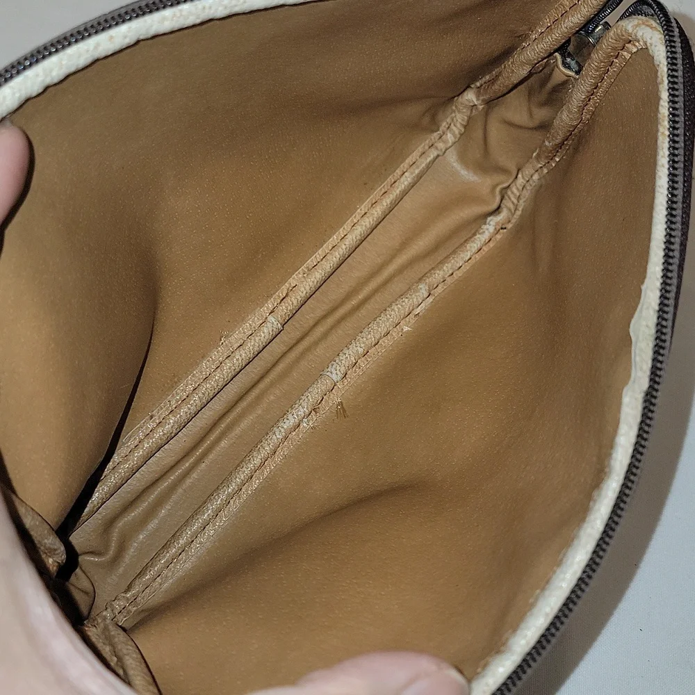 Authentic Gucci pouch - Picture 7 of 9